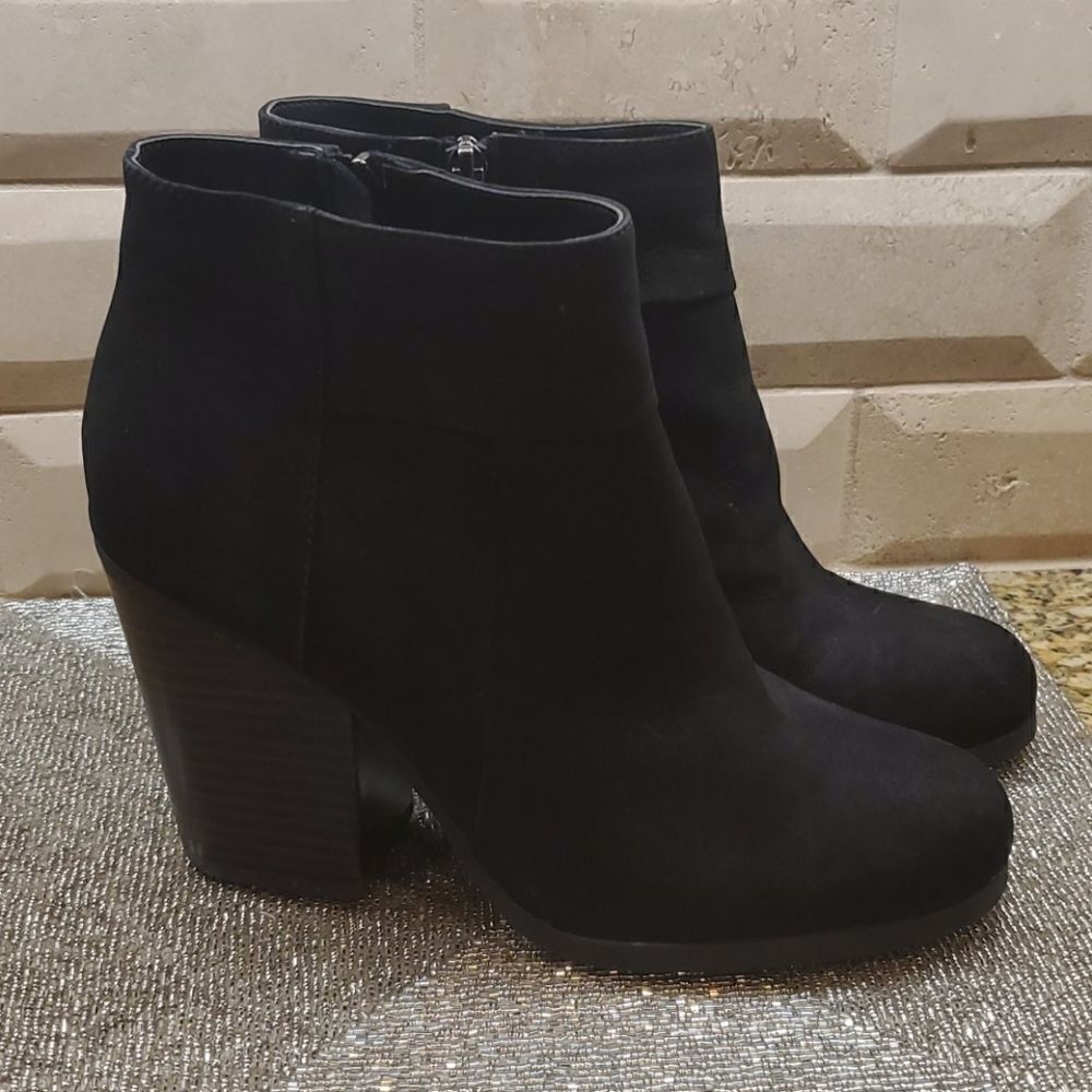 KENNETH COLE "Might Be" Black Booties - Size 10